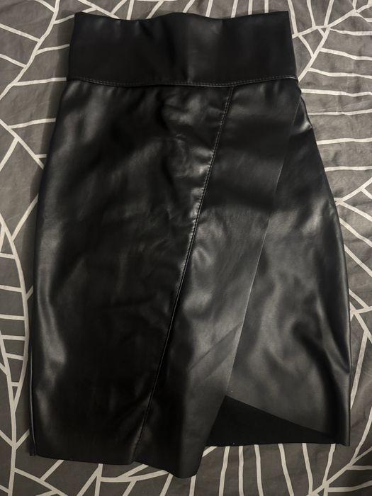 Шкіряна спідниця. Спідниця з екошкіри