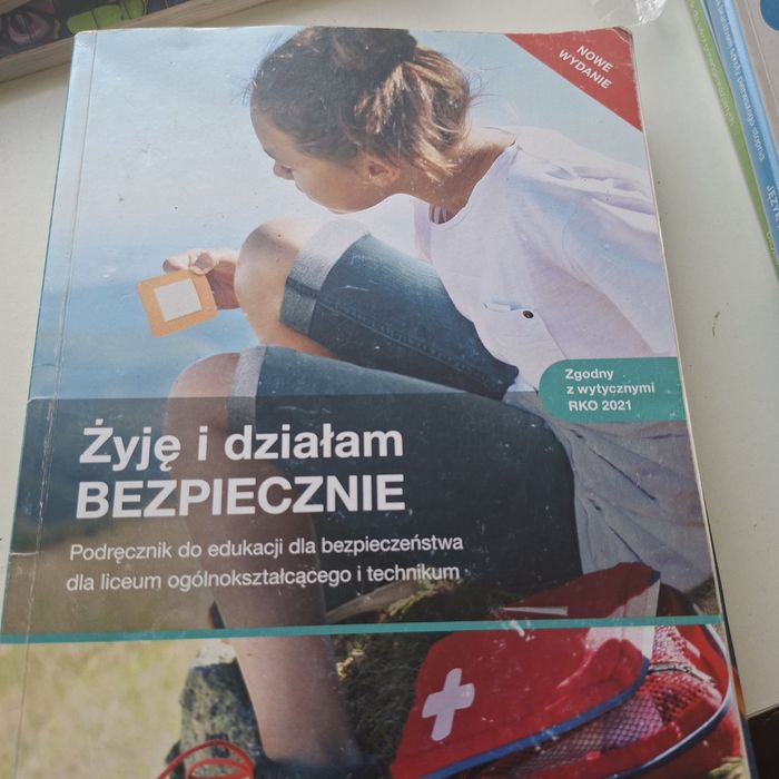 Podręcznik do Edukacji dla Bezpieczeństwa . Żyję i działam bezpiecznie