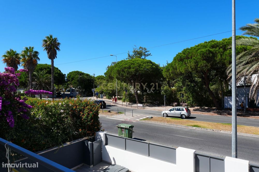Luxuosa Moradia Nova na Costa da Caparica, Almada