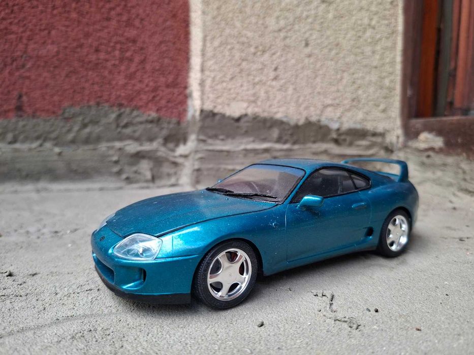Toyota Supra GT 1:24 Tamiya model