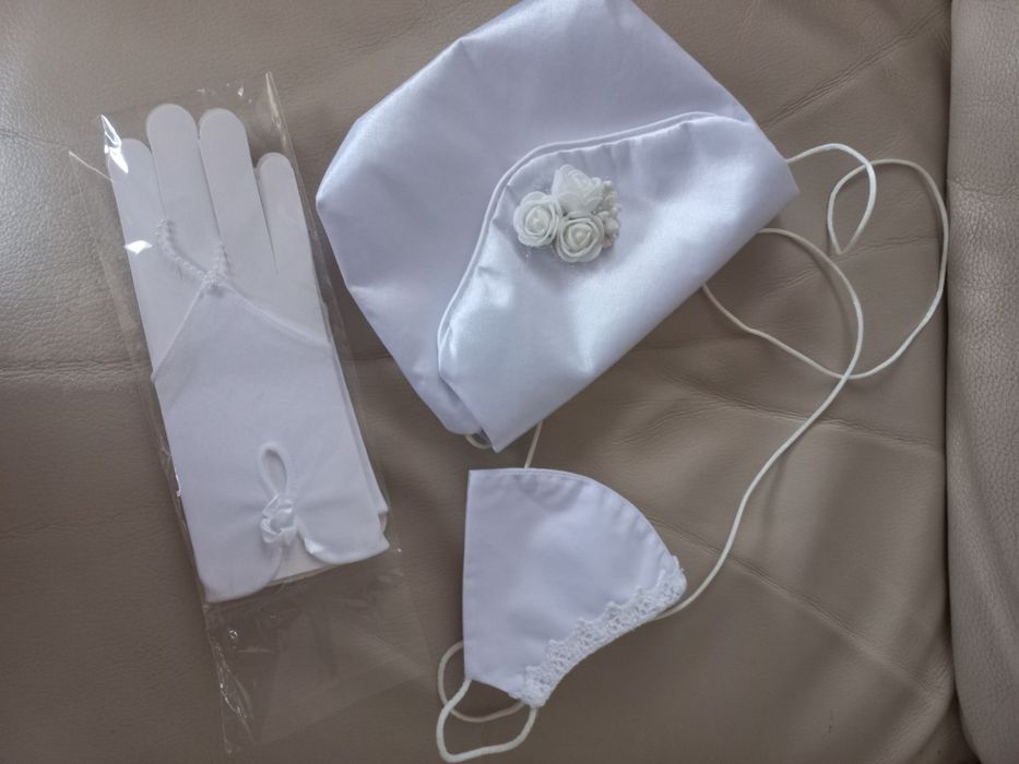 Sukienka komunijna z dodatkami