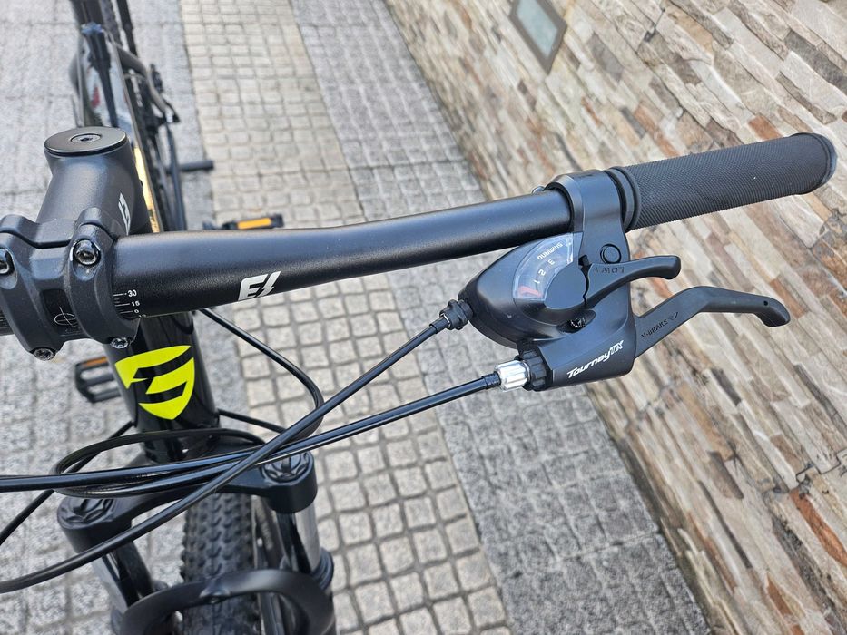 Bicicleta BTT Cloot preta