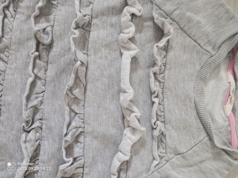 Bluza z falbankami hm 122 cm