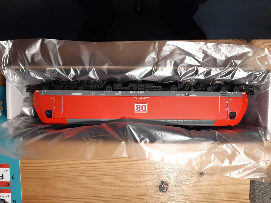 PIKO 59014 elektrowóz BR185