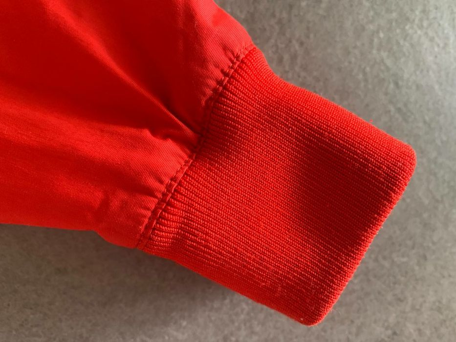 Вітронепроникна куртка для дівчинки H&M.
