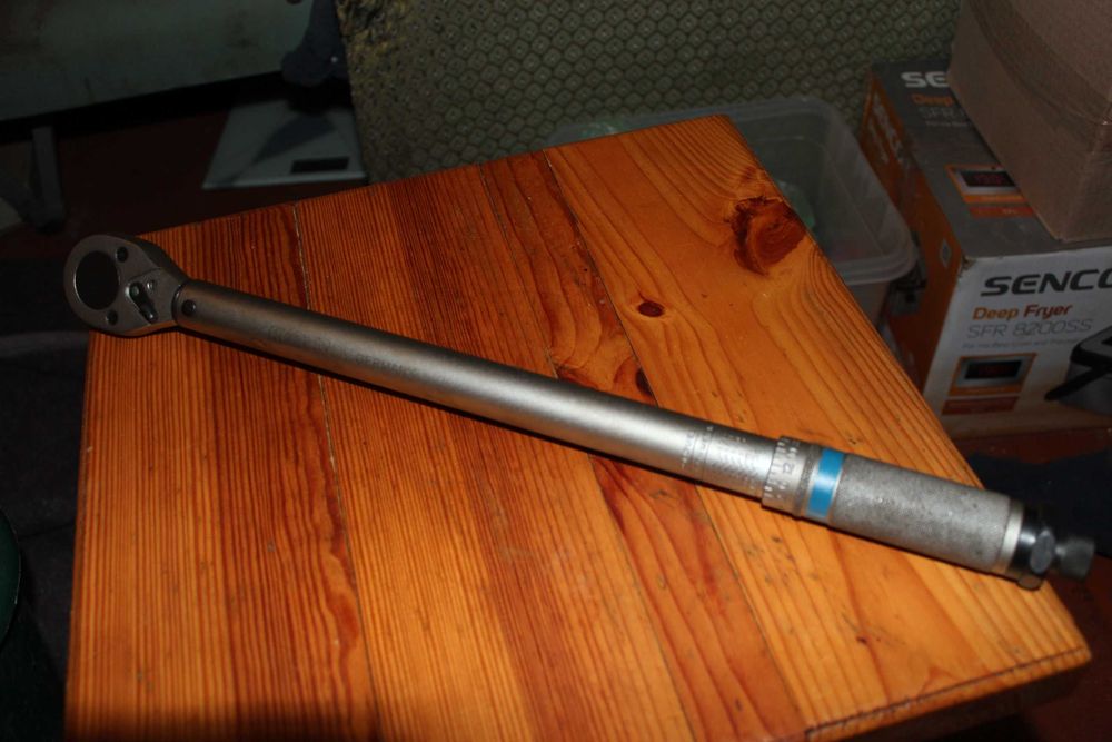 продам динамометрическии  ключ германия производ