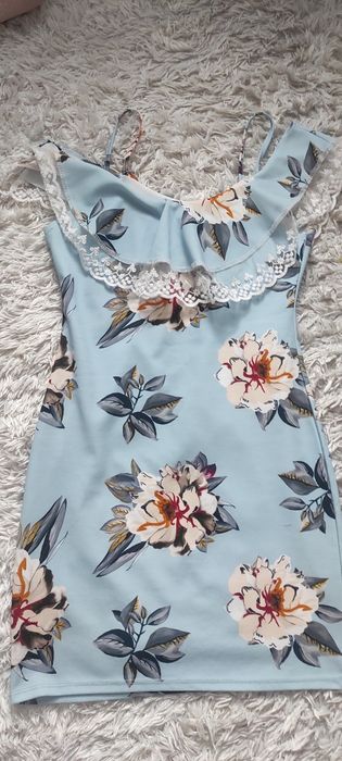 Sukienka hiszpanka w kwiaty