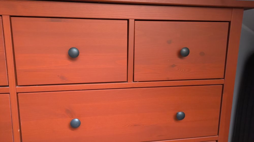 Komoda Hemnes Ikea czerwona