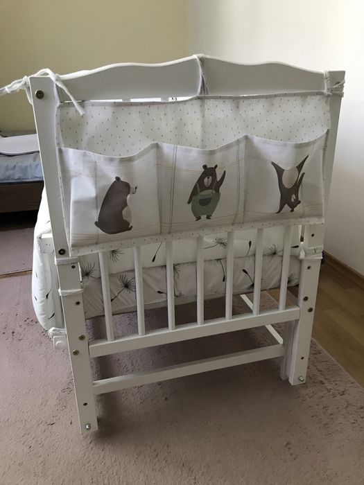 Продам дитяче ліжко з матрасом і всим комплектуючим набором!