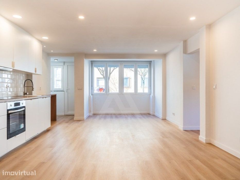 Apartamento T2 Totalmente Renovado em Cascais