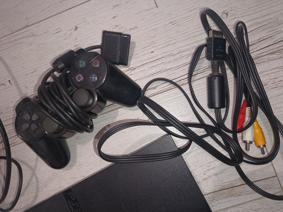 PlayStation 2 slim+ pad+ kabel tv+ zasilacz