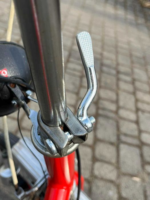 Śruba noskowa z dźwignią mocująca siodełko, kierownice Romet Wigry PRL