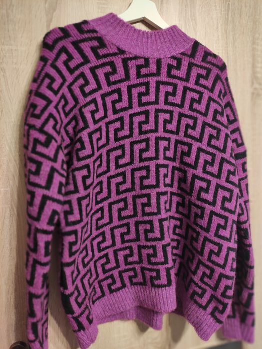 Gruby sweter we wzory oversize