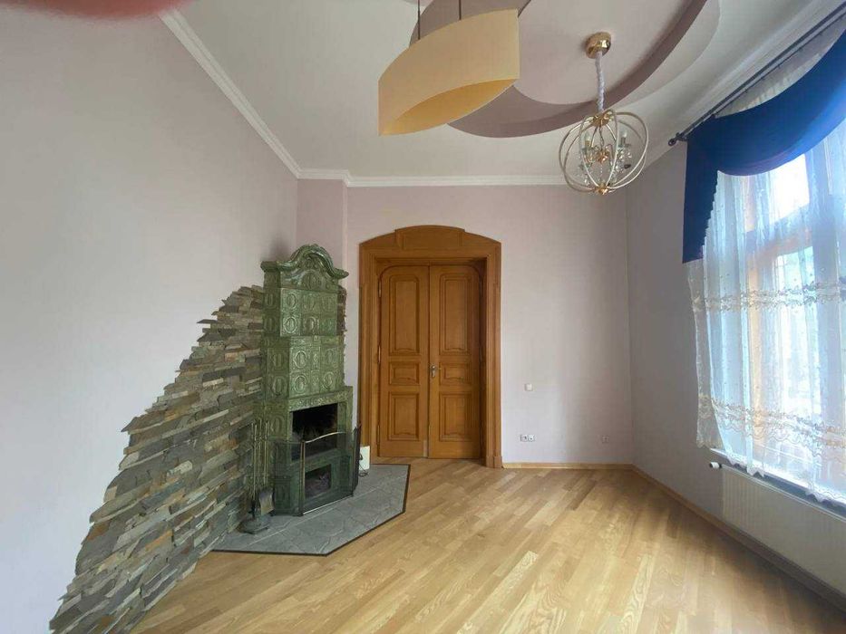 Австрійський люкс, трикімнатна квартира вул. Мазепи