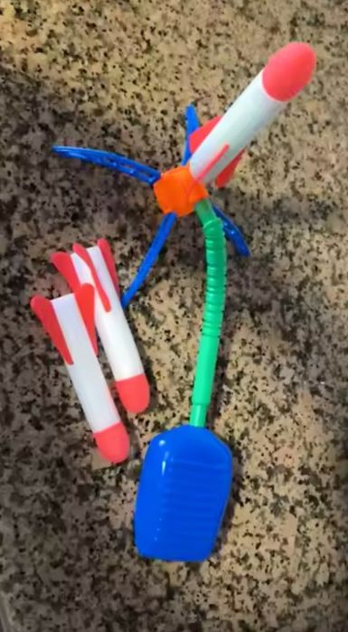 Ракетная установка, интерактивная игрушка