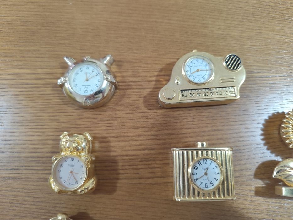 Vendo coleção de mini relogios