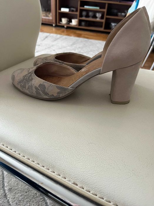 Eleganckie czółenka Caprice roz 37