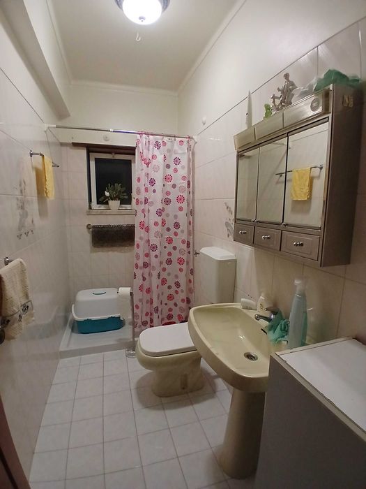 Quarto para alugar, com casa de banho privativa