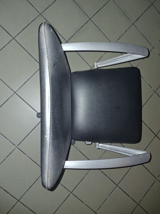 Vendo rampa e 2 cadeiras cabeleireiro
