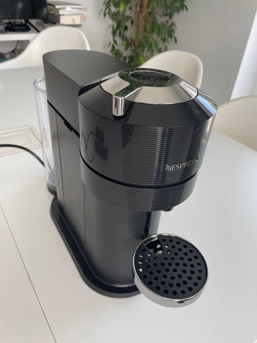 Máquinas Café Nespresso Vertuo Next D e Plus