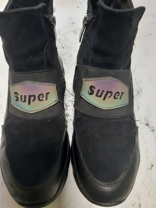 Продам ботинки на девочку