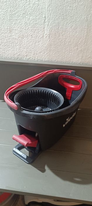 Conjunto de balde rotativo  e esfregona Vileda Turbo,