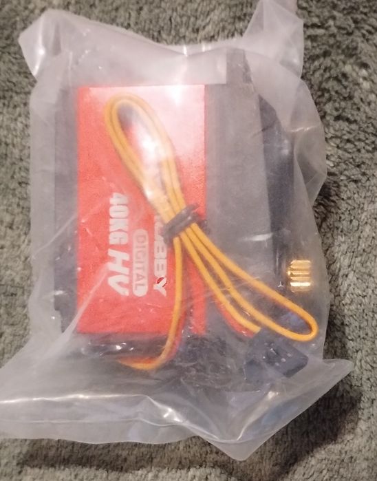 RC 1/5 arrma serwo.