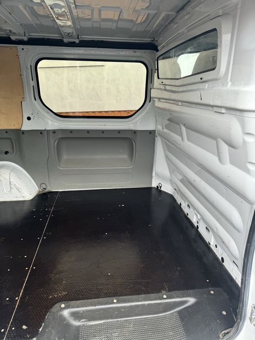 Опель віваро 2.0