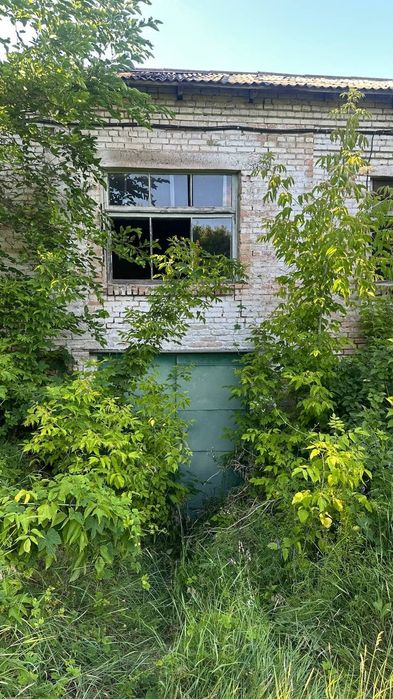 Виробничо-промисловий комплекс із земельною ділянкою