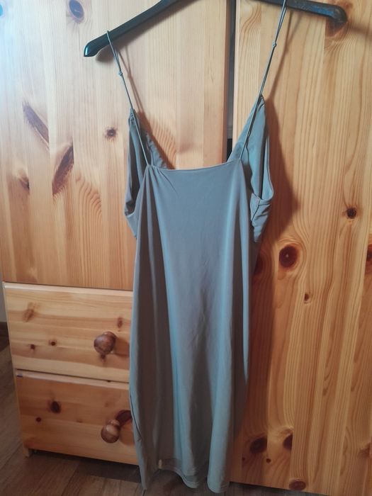 Sukienka letnia na ramiączka 38