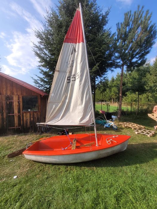 Mała żaglówka 320 cm