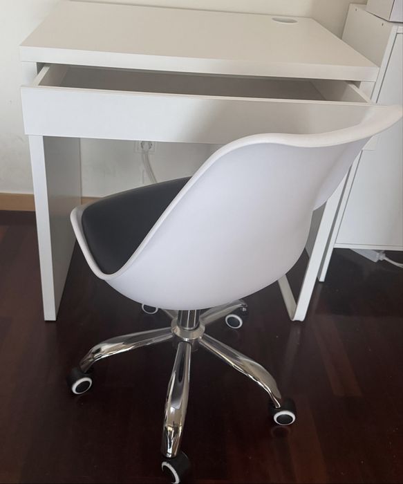 Secretaria Micke ikea + Cadeira
