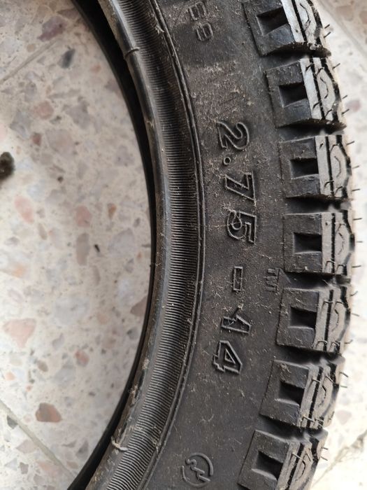 Vários pneus motorizadas triciclos e motociclos