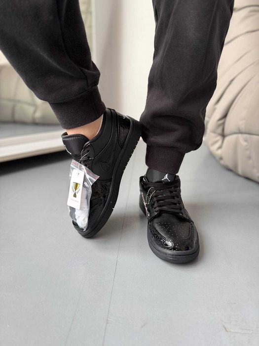 Женские кроссовки Nike Air Jordan 1 Low SE Patent Elephant Black 36-41