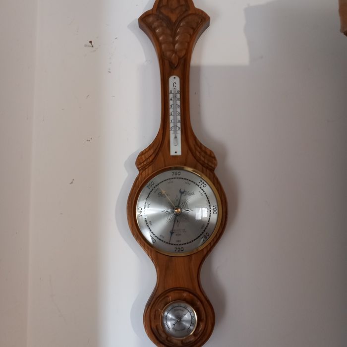 Barometr z ciśnieniomierzem drewniany