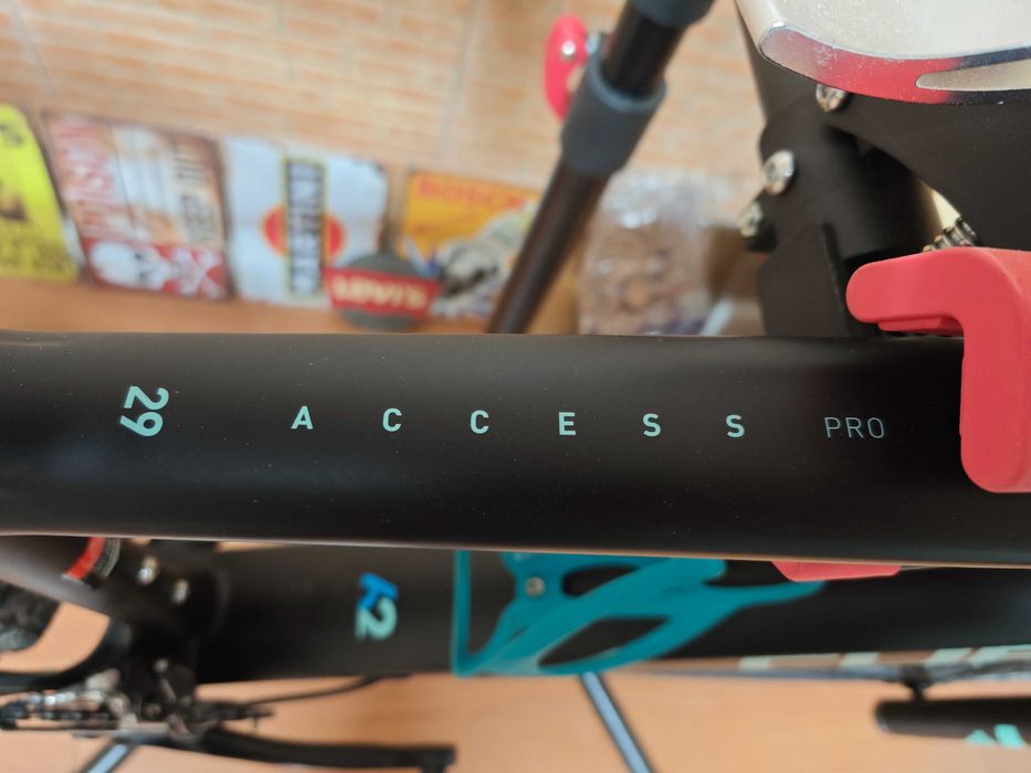 BTT CUBE Carbono 29