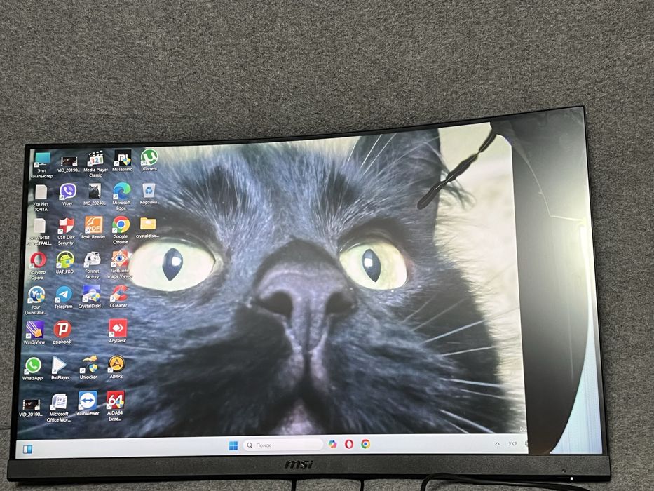 Продам монитор MSI G32C4X с дефектом повреждена матрица