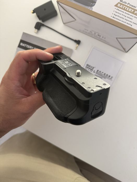Grip Vertical Meike MK-A6300 para Sony A6000 / A6300 – Completo na Caixa