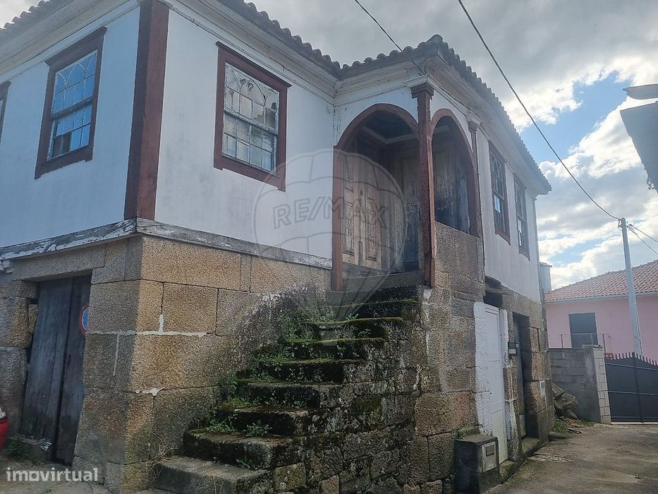 Moradia T5 para venda