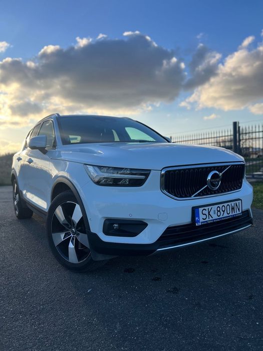 Volvo XC 40 4x4,HAK, 360 , czarna skóra , LPG