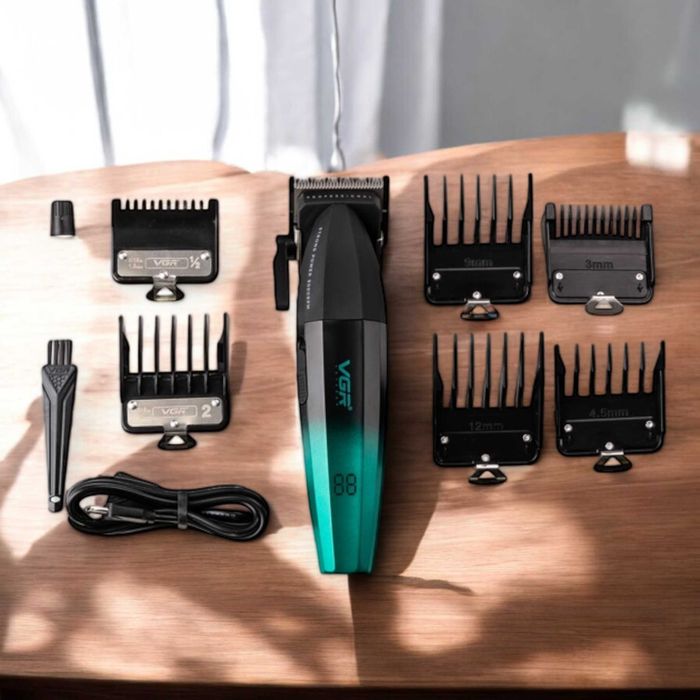 Аккумуляторная машинка для стрижки VGR V-003Green TURBO LED display