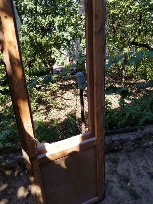 Продаю деревянные: окна и дверь балконная