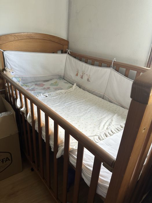 Cama de grades para bebe dormir
