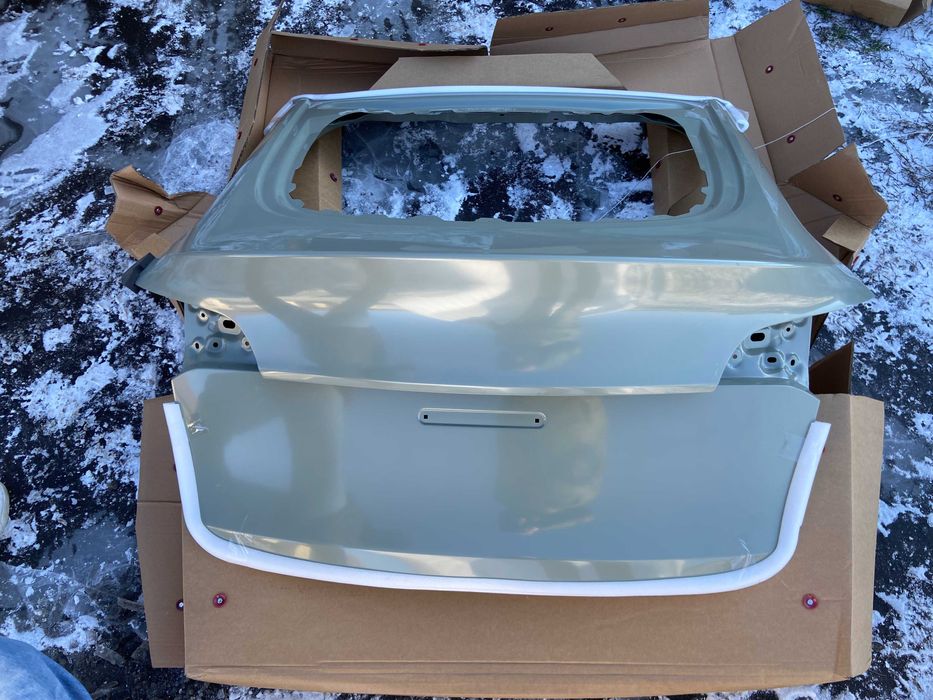 Крышка багажника (Ляда) Tesla Model Y 1493410-EC-A