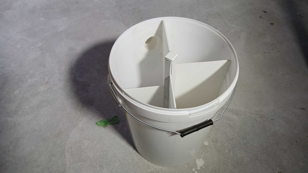 Osadnik, Odstojnik 25 L Pracownia, Laboratorium z Czujnikiem Alarmu