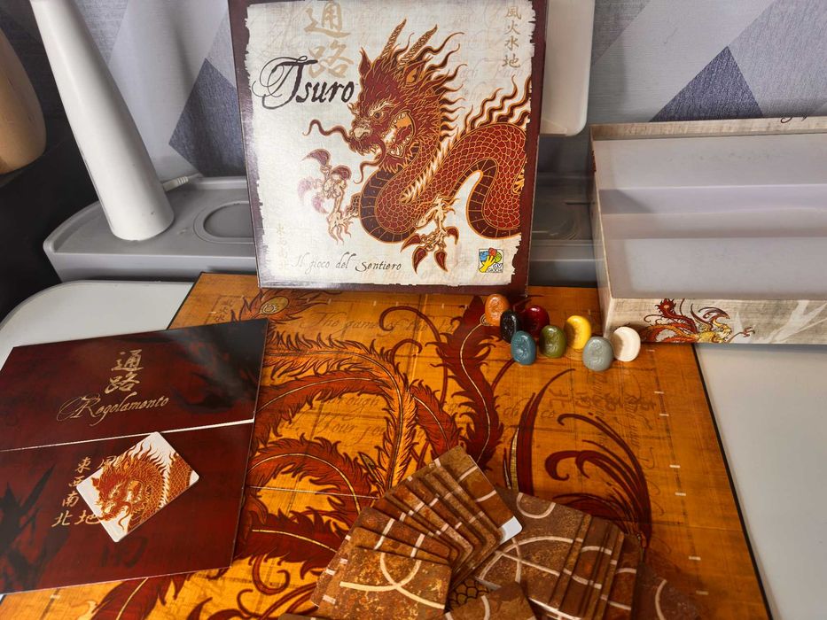 Настільна гра Цуро Tsuro швидка, медитативна логічна гра на виживання