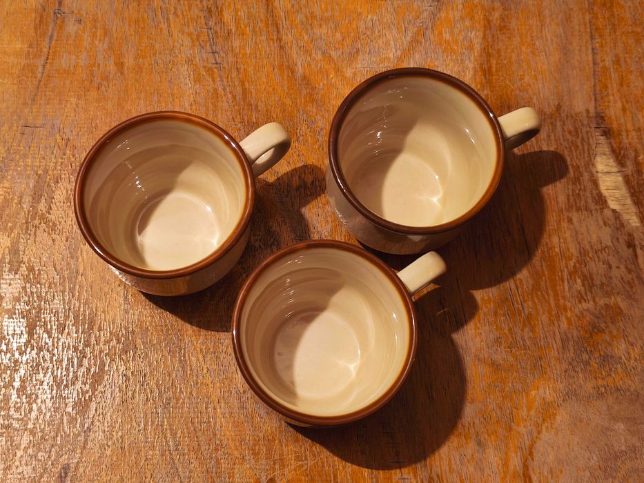 Beżowa filiżanka Porcelit Pruszków PRL