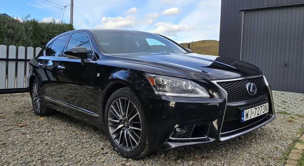 Lexus LS