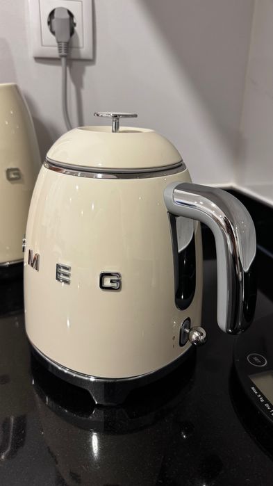 Chaleira SMEG 800ml como novo