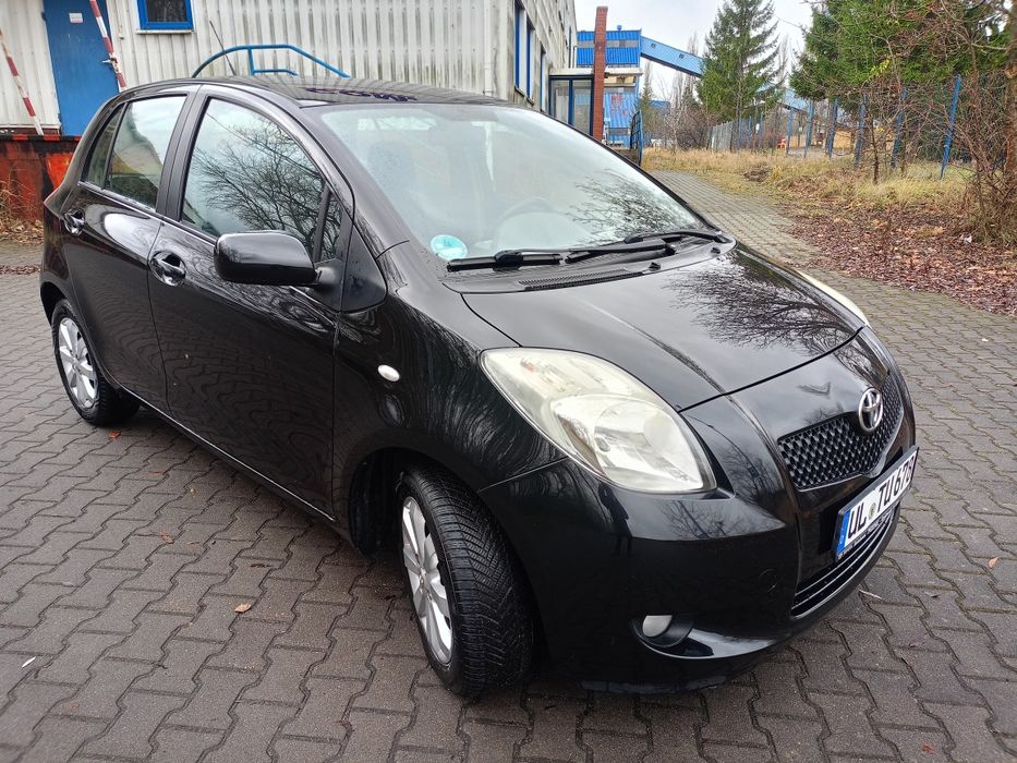 Toyota Yaris** 1.3 benzyna**czujniki**klima**alufelgi**